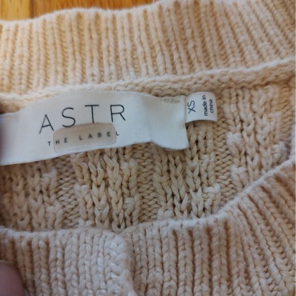ASTR the Label cream cable knit button sweater XS XXS - Picture 10 of 12